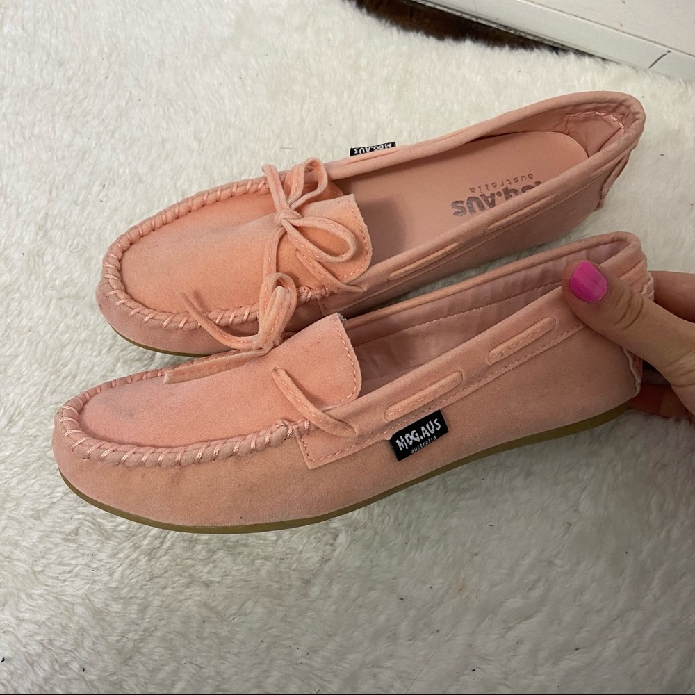MOG.AUS FLATS